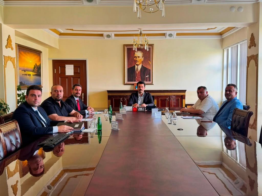 Ortaköy Yunus Emre Organize Sanayi Bölgesi Yönetim Kurulu toplantısı, Kaymakamımız Sayın Mehmet BEK başkanlığında Kaymakamlık toplantı salonunda gerçekleştirildi.